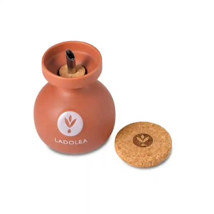 વર્ગ સરકો, મીઠું અને મસાલા માટે ચિત્ર