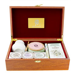 Luxury honey and Greek mountain tea relaxation gift set